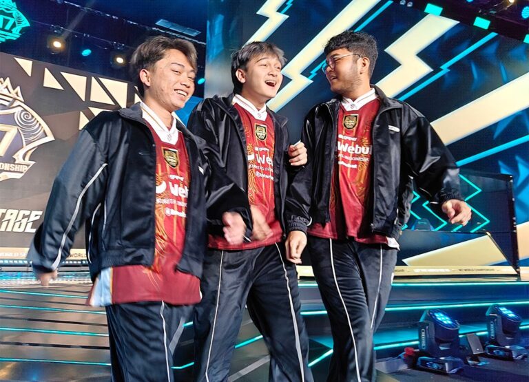 Lampu panggung nyala, penonton rame, vibes M7 langsung kerasa 🔥Sorakannya dan tegangnya bikin s